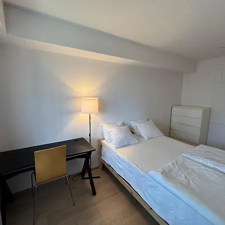 Daire New, Modern In - Close To The Airport *