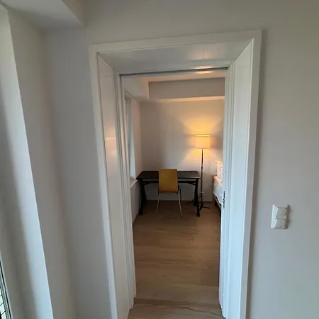 New, Modern In - Close To The Airport *