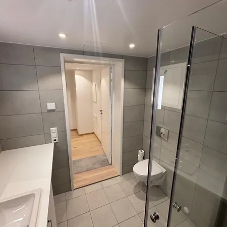 New, Modern In - Close To The Airport Lejlighed *