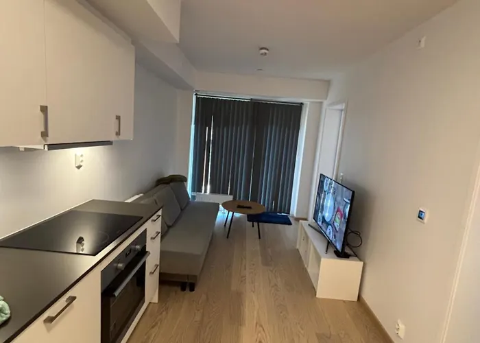 New, Modern In - Close To The Airport