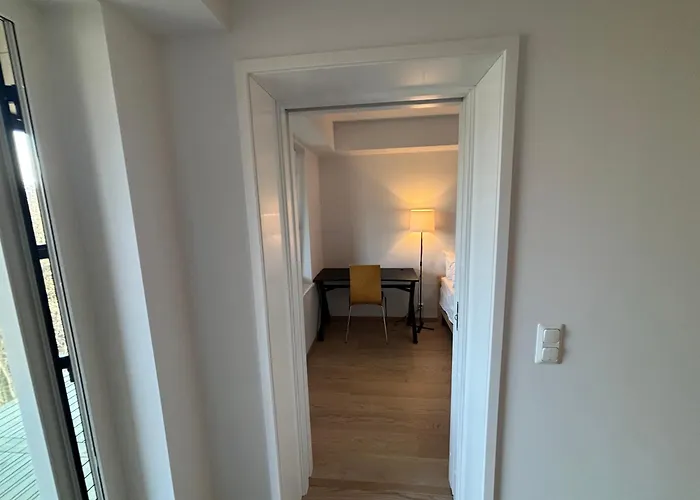 New, Modern In - Close To The Airport *